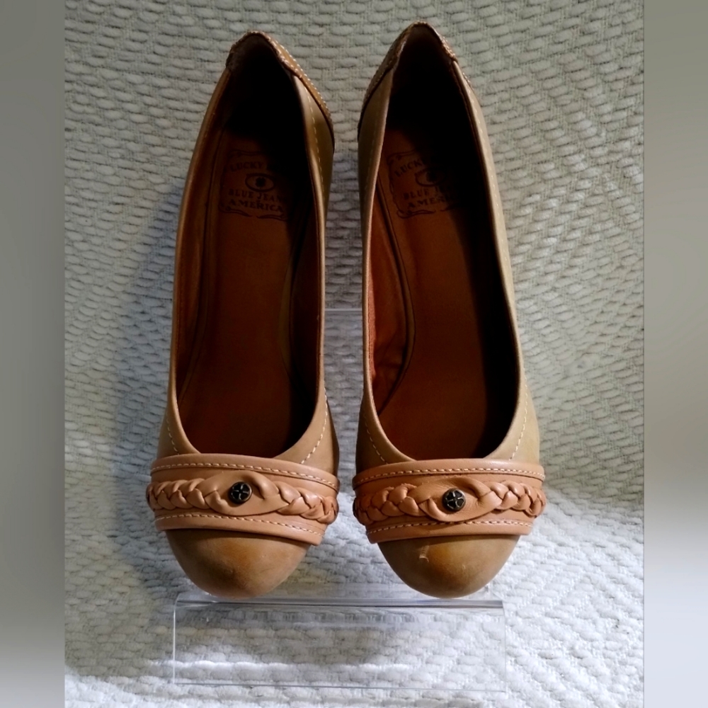 Lucky Brand  tan heels